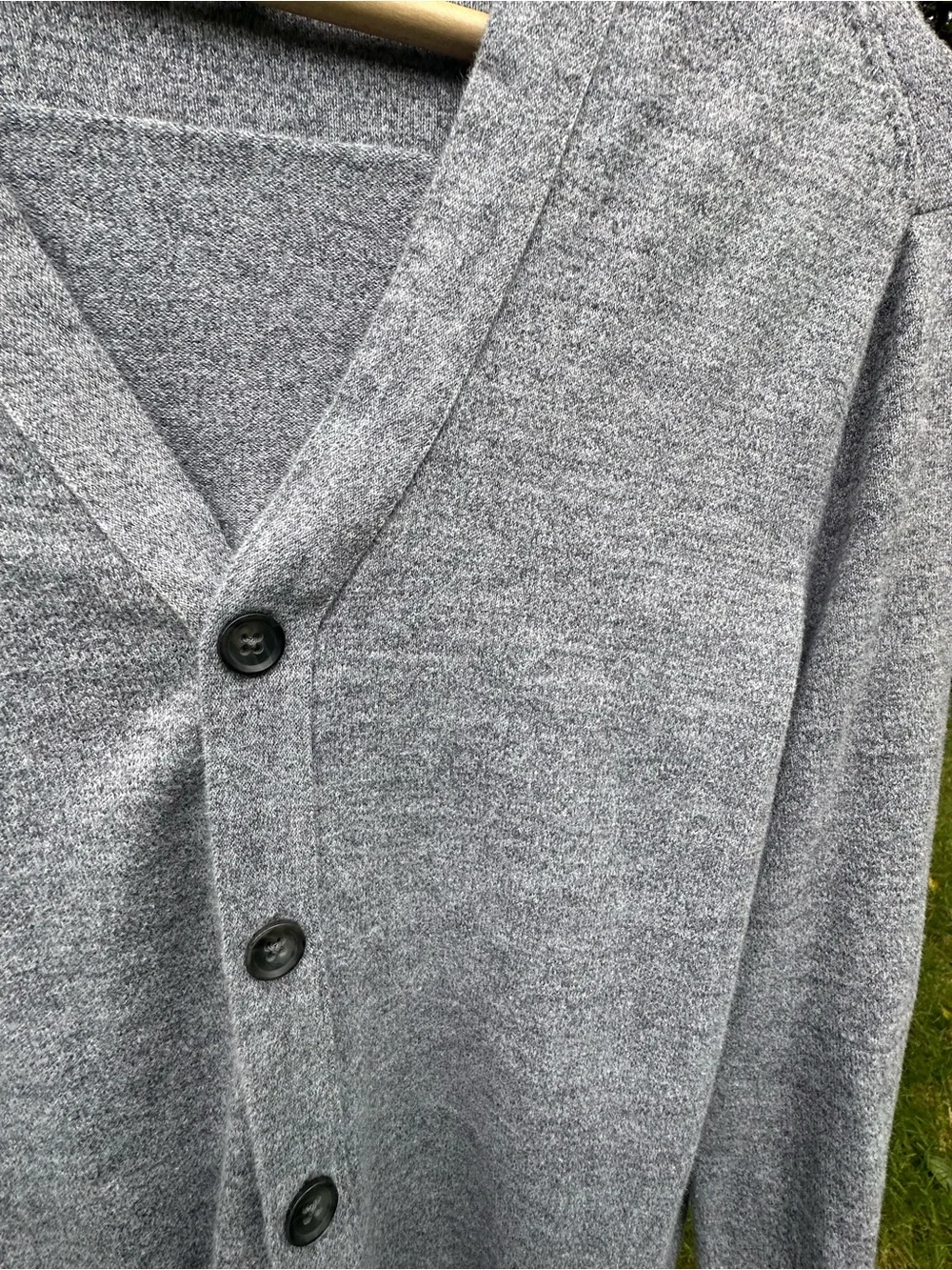 Banana Republic Cardigan Men’s V-Neck Button Sweater Soft Gray Classic Timeless
